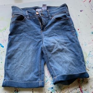 Celebrity Pink girls light wash jean shorts